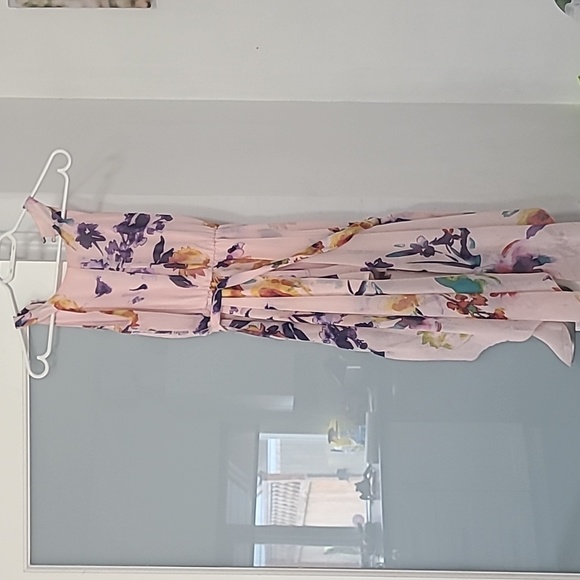 Girls pink floral and flowy dress - Picture 1 of 3